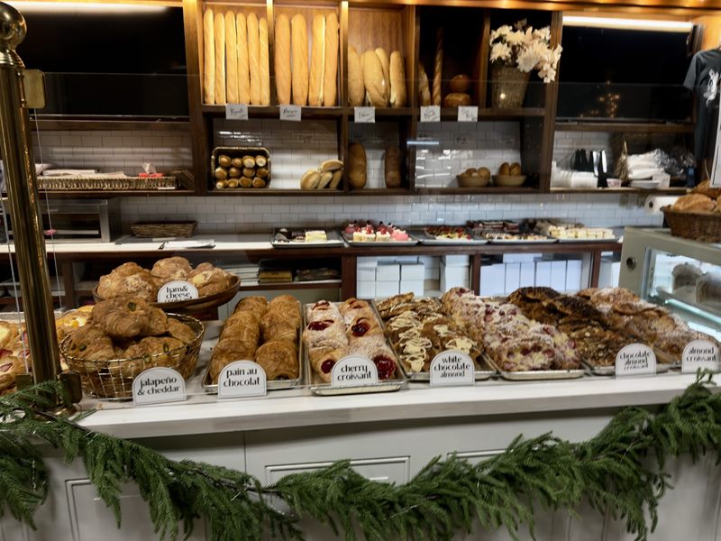 Paris Bakery Cafe interior