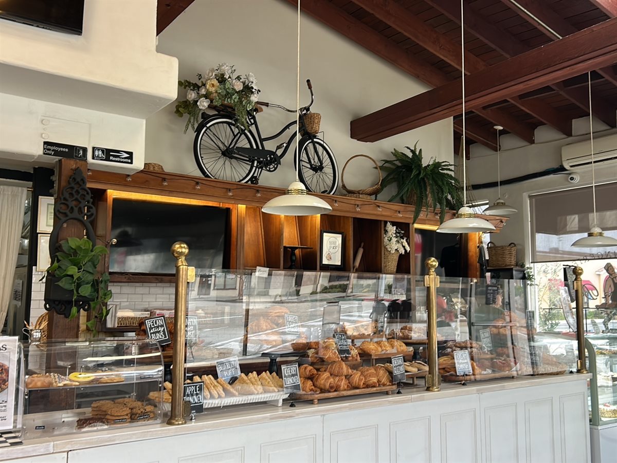 Paris Bakery Cafe